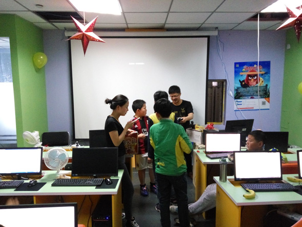 “愤怒的小鸟”特别活动主题