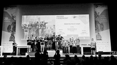 北京信息科技大学摘得机器人世界杯亚军