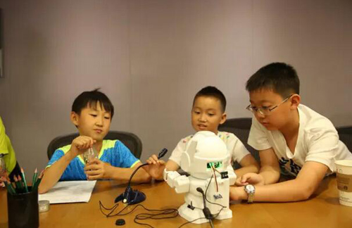 童程童美参与Bluemix少年开发者趣玩体验营