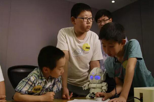 童程童美参与Bluemix少年开发者趣玩体验营