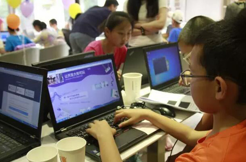 童程童美参与Bluemix少年开发者趣玩体验营