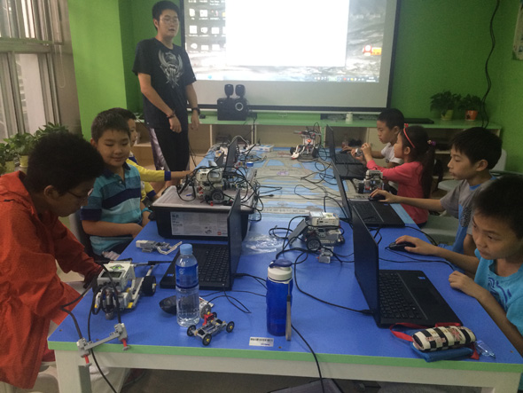 北京大钟寺校区：乐高机器人夏令营开班盛况