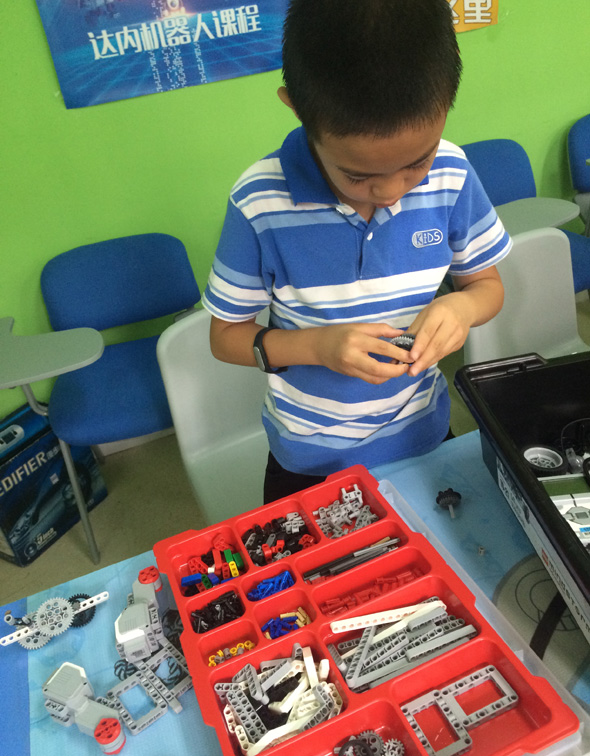 北京大钟寺校区：乐高机器人夏令营开班盛况