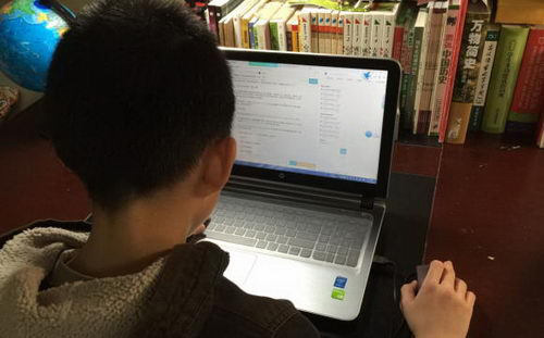 15岁编程天才 靠“弹幕评论”成公司合伙人