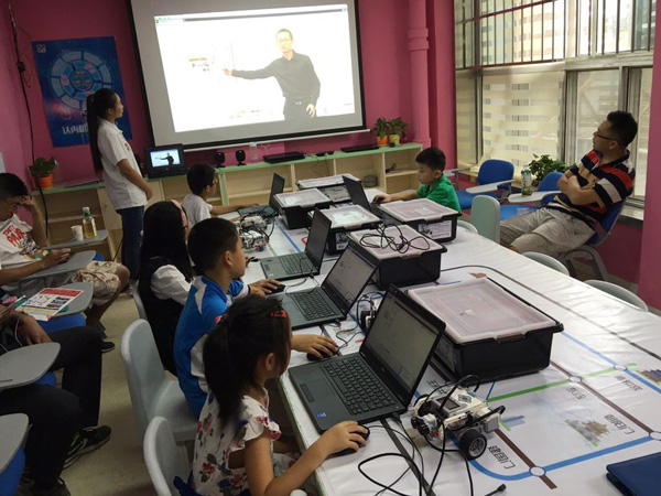 北京大钟寺：童程童美乐高机器人EV3体验课开班盛况