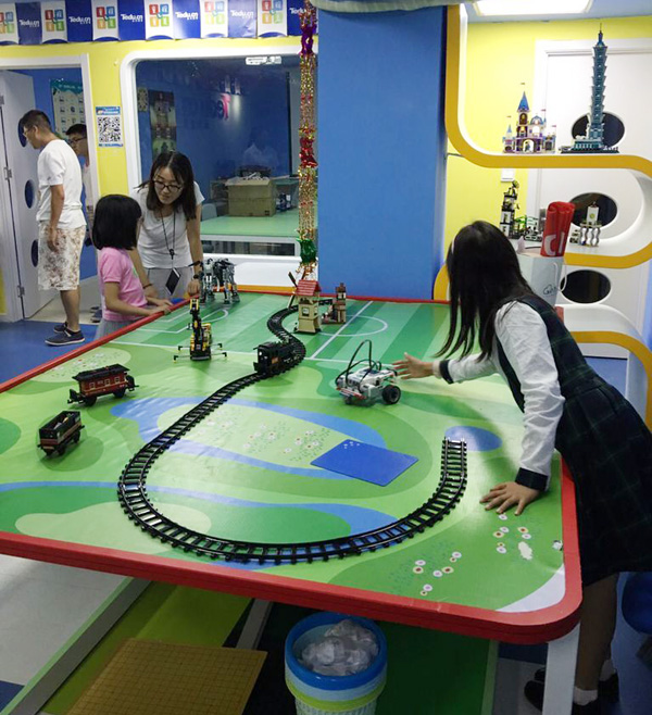 北京大钟寺：童程童美乐高机器人EV3体验课开班盛况