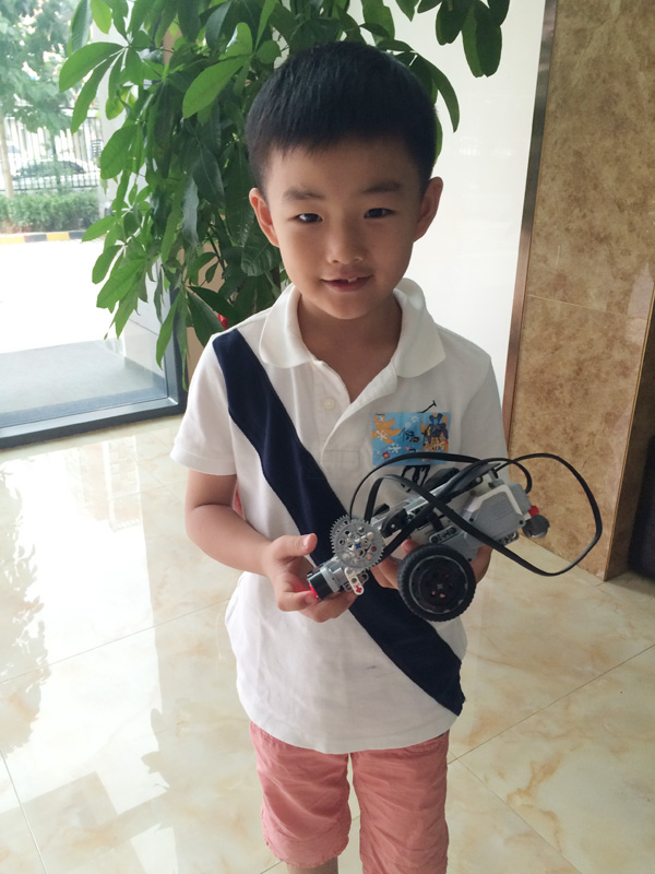 北京广渠门校区：乐高机器人EV3体验课开班盛况