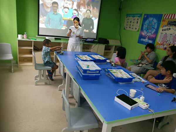 北京大钟寺：乐高机器人WEDO体验课开班盛况