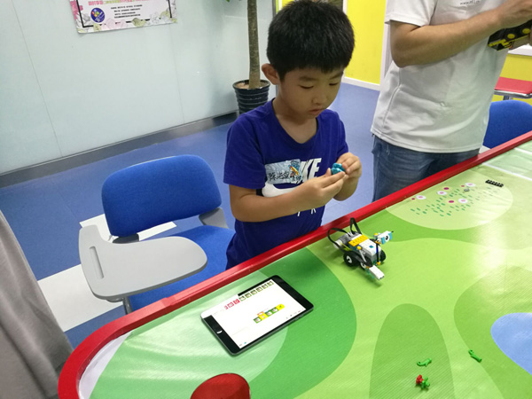 北京大钟寺：乐高机器人WEDO体验课开班盛况