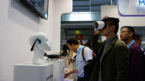 CES Asia 2016：中国首款量产儿童机器人亮相