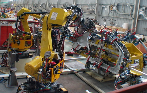 机器人：跨行业订单增强公司未来成长动力