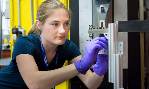 科学家利用中子检测3D打印部件残余应力