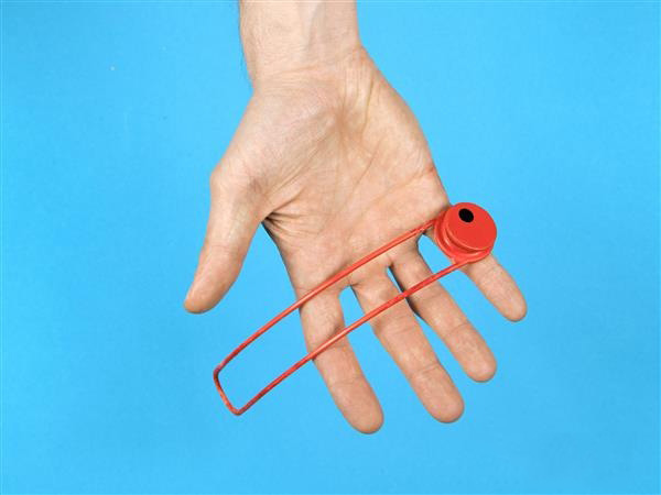 德国学生借3D打印技术造出残疾人智能腕带