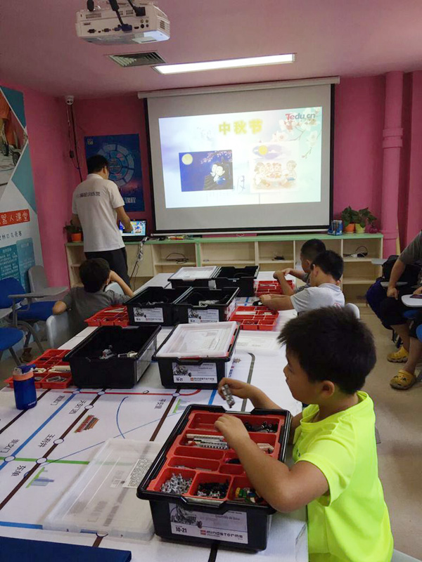 北京大钟寺：乐高机器人EV3活动课开班盛况