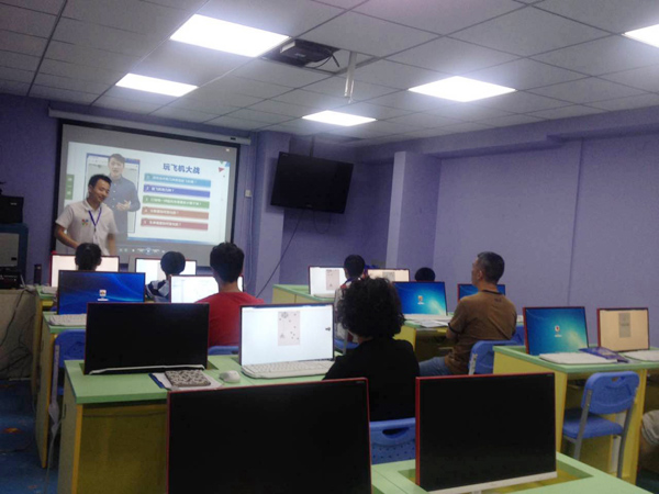 郑州金水路校区：少儿编程体验课开班盛况