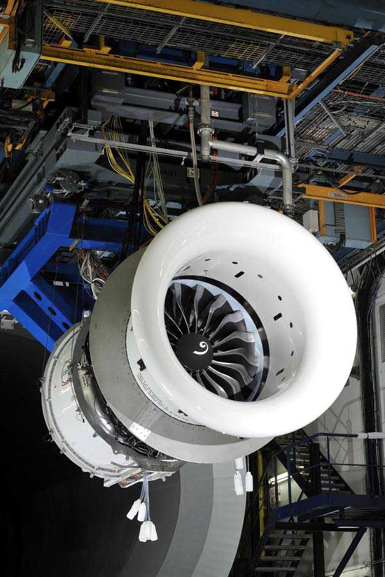 装有3D打印燃油喷嘴的波音737MAX首飞成功