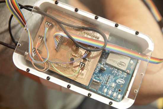 Howard设计3D打印通感面具让您嗅到颜色