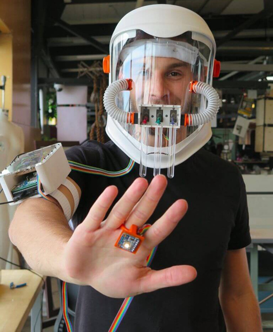 Howard设计3D打印通感面具让您嗅到颜色