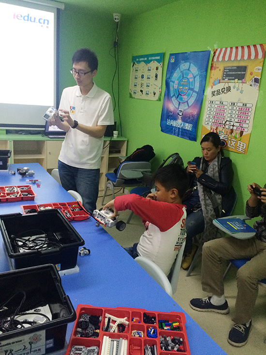 北京大钟寺校区：乐高机器人ev3体验课开班盛况