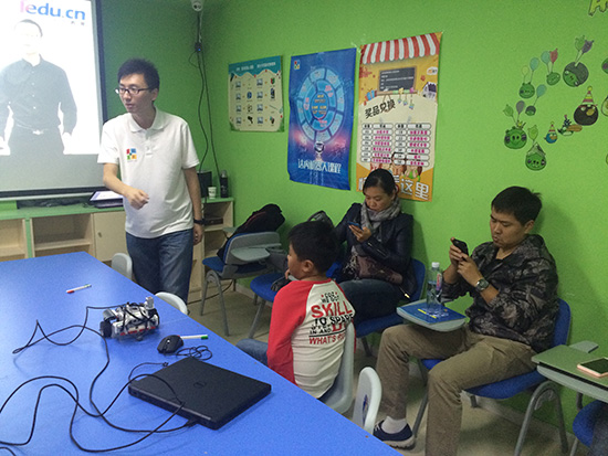 北京大钟寺校区：乐高机器人ev3体验课开班盛况