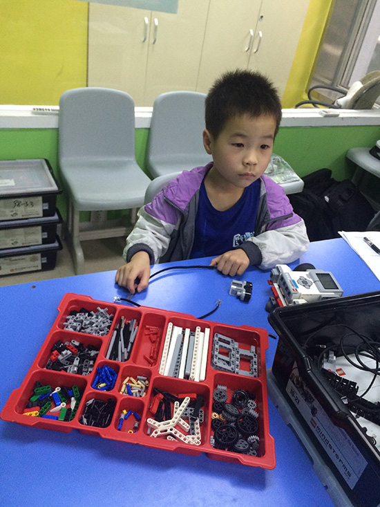 北京大钟寺校区：乐高机器人ev3体验课开班盛况
