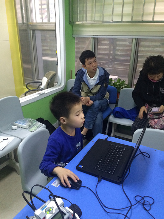 北京大钟寺校区：乐高机器人ev3体验课开班盛况