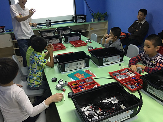 北京大钟寺校区：乐高机器人ev3体验课开班盛况