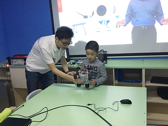 北京大钟寺校区：乐高机器人ev3体验课开班盛况