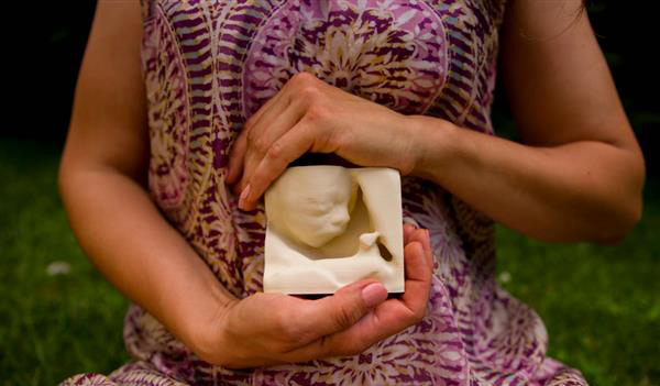 3D打印胎儿服务让盲人也能感受未出生的孩子