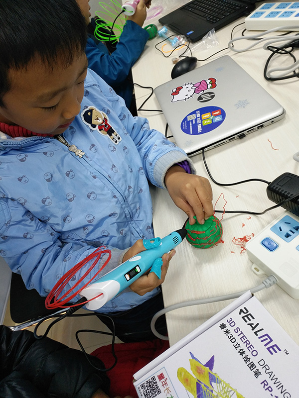 北京广渠门校区：少儿3D打印之3D打印笔开班盛况