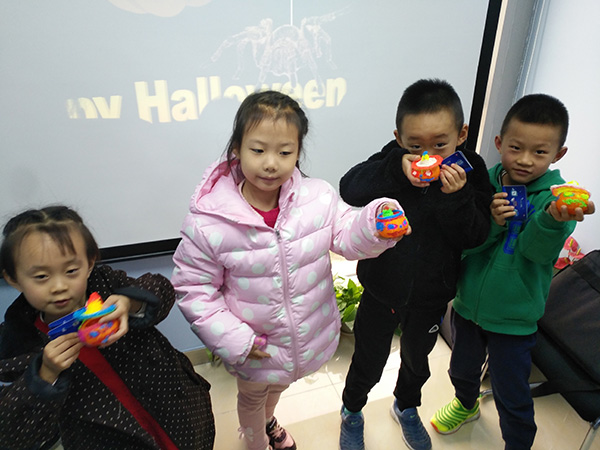 北京广渠门校区：少儿3D打印之3D打印笔开班盛况