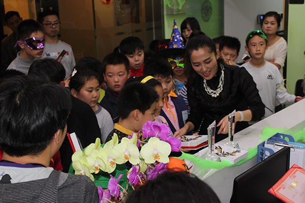 青岛CBD校区：万圣节活动开班盛况