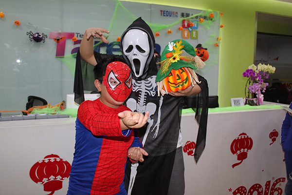 青岛CBD校区：万圣节活动开班盛况