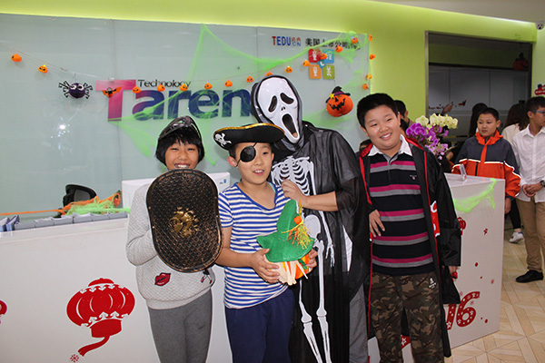 青岛CBD校区：万圣节活动开班盛况