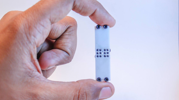 创客用3D打印开发盲文显示器和盲文键盘