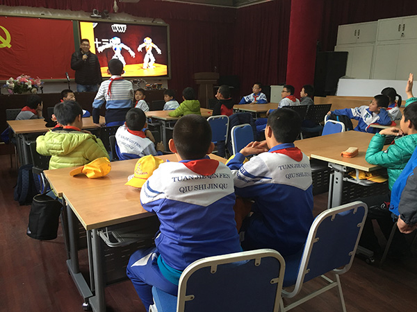 童程童美走进八里庄小学 开启机器人教育公益讲座