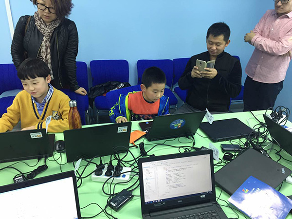 北京大钟寺校区：少儿编程体验课开班盛况