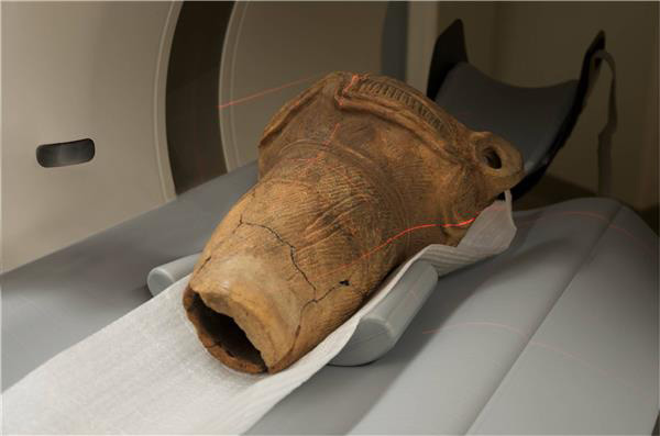 加拿大研究人员用3D打印复制6000年前的花瓶