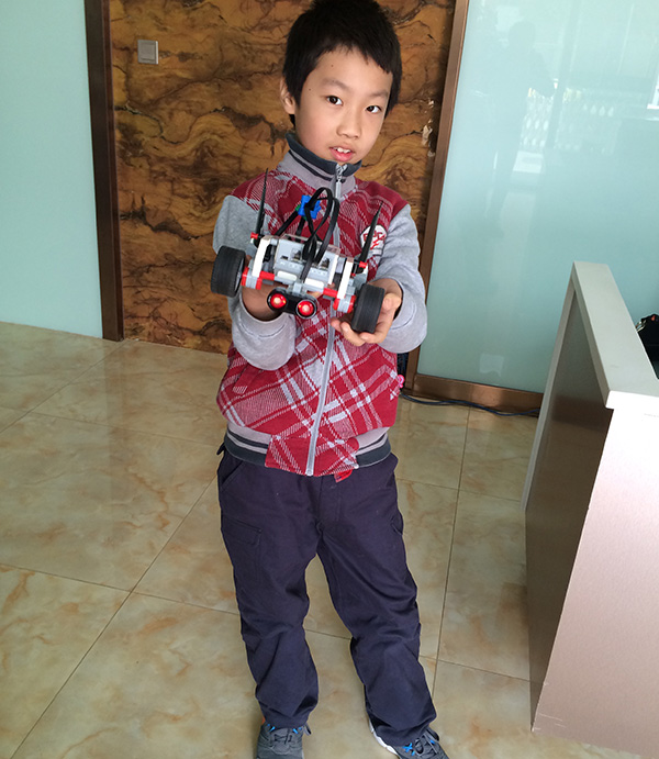 北京广渠门校区：乐高机器人EV3体验课开班盛况