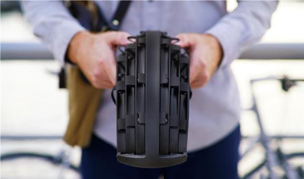 Fend： 可携带可折叠式3D打印自行车头盔