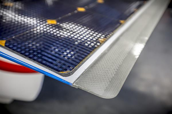 大学生用3D打印尾翼优化太阳能赛车空气动力性能