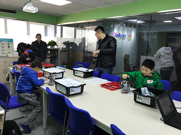 北京万寿路校区：乐高机器人体验课开班盛况