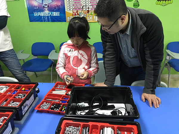 北京大钟寺校区：乐高机器人体验课开班盛况