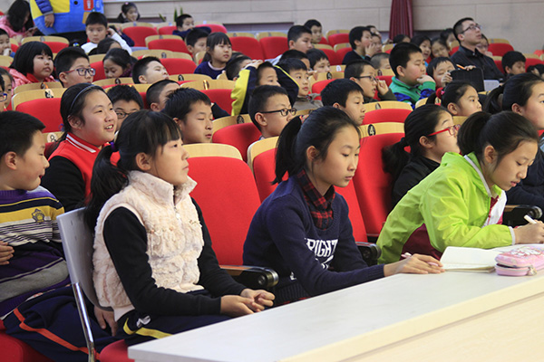 "发现杯"编程挑战赛流动课堂进校园之石油附小站