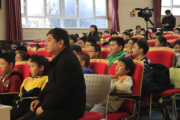 "发现杯"编程挑战赛流动课堂进校园之石油附小站