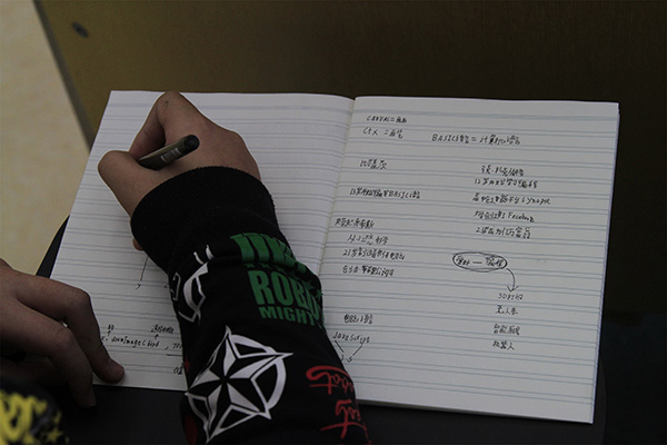 "发现杯"编程挑战赛流动课堂进校园之石油附小站