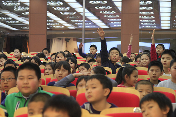 "发现杯"编程挑战赛流动课堂进校园之石油附小站