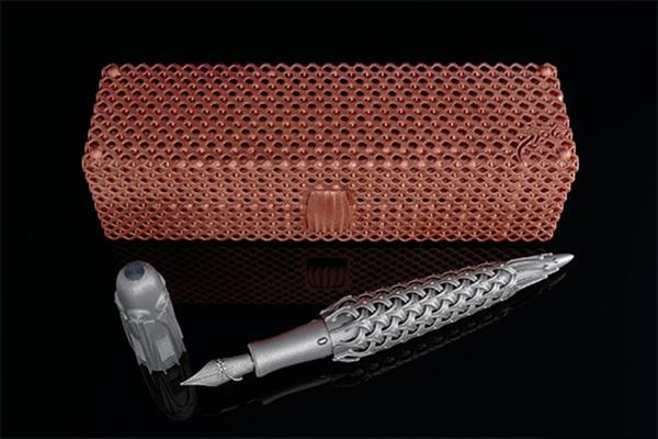 荷兰设计师推出世界首款钛3D打印钢笔