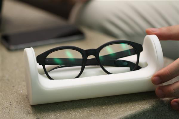 Vue推出功能更全更炫酷的3D打印智能眼镜