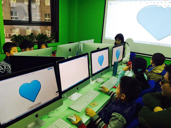 少儿3D打印感恩节用“心”说爱活动课开班盛况